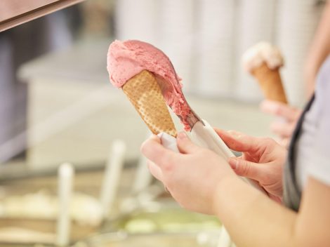 Gelato Day. Guide to spotting quality gelato in 16 easy steps