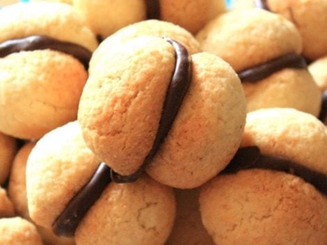 Piemonte told in 12 traditional biscotti plus a recipe for ‘baci di dama’ by the Gallizioli bakery