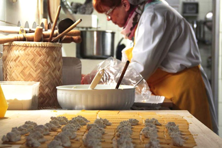 Il ripieno dei tortellini del pastificio Le Sfogline