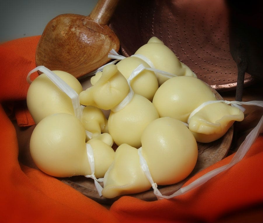 Scamorza molisana, caseificio Di Nucci