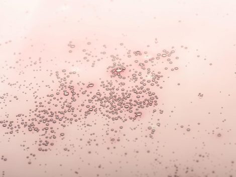Sparkling rosé. The new Italian wine bet on pink bubbles