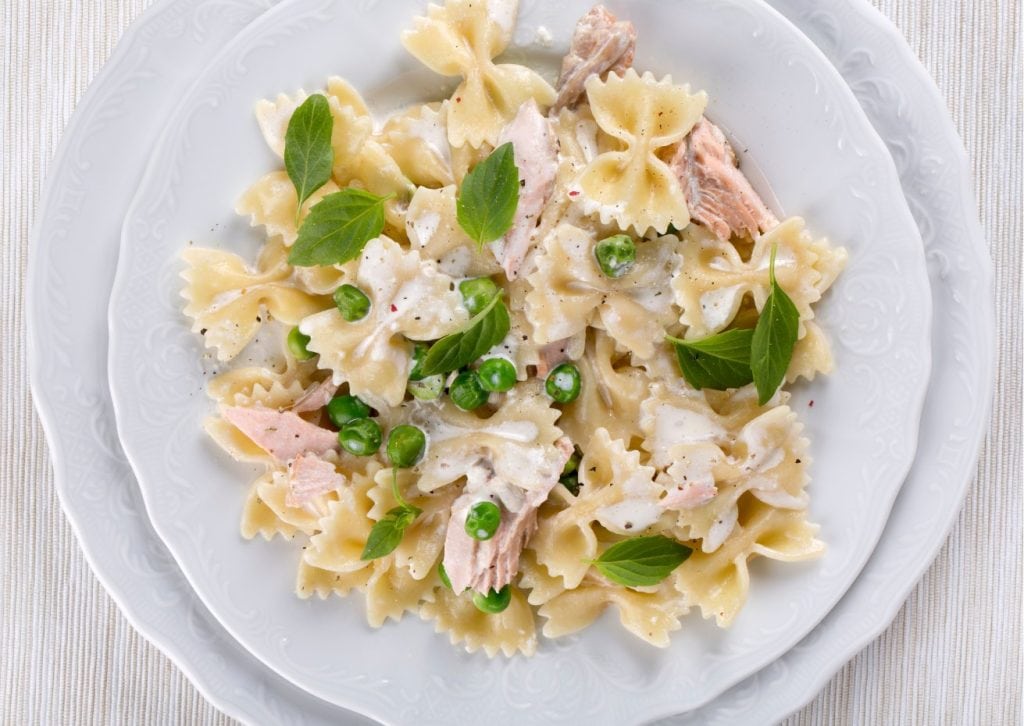 farfalle with salmon: retro recipes from the 70s and 80s