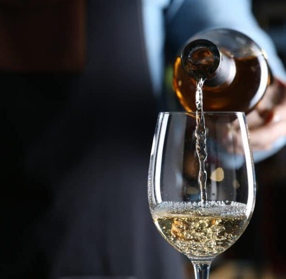 Moderate alcohol, freshness, and affordable prices. The Guardian's halfway praise for Italian white wines