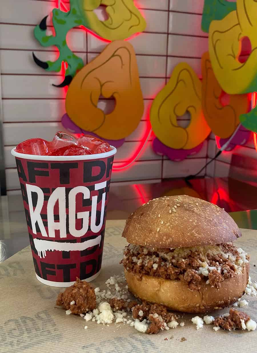 Four young people from Bologna have turned Ragù into a perfect sandwich ...