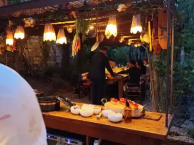 Grilled vegetables and chicken on the side: in Chianti, plant-based cuisine takes centre stage