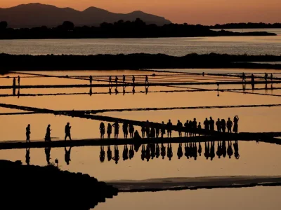The experience that transforms salt into a sensory journey: “saliturismo” is born, the new trend of the Italian summer