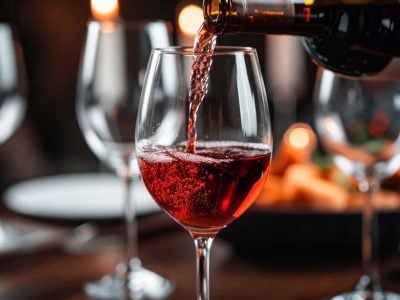 Italian wineries hold almost 40 million hectolitres of wine. The risks with the new vintage approaching