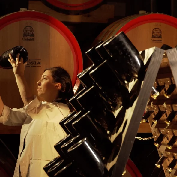 “Here’s how Etna’s sparkling wines were born.” Maria Carella speaks — the oenologist who is revolutionising Sicily’s méthode classique